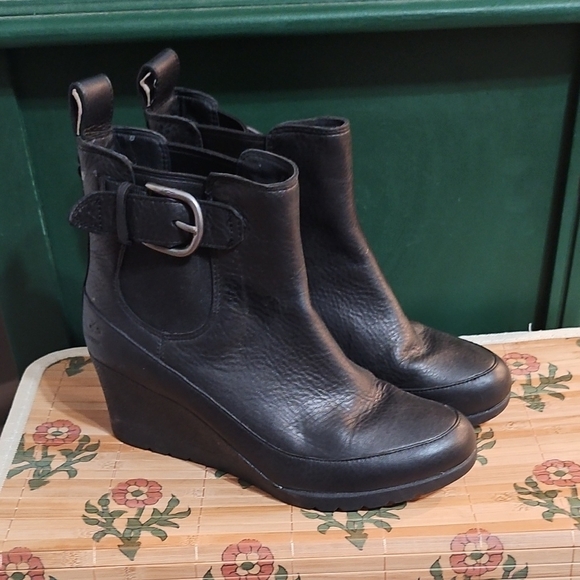 Ugg Arleta Wedge Bootie - Picture 1 of 5